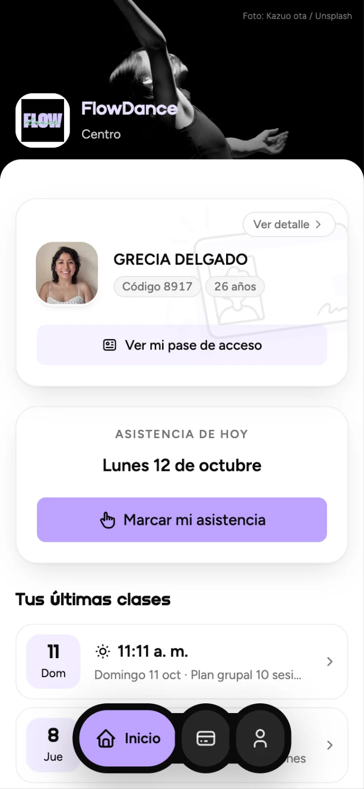 Portal del alumno: tarjeta del alumno, pase de acceso y botón para marcar asistencia